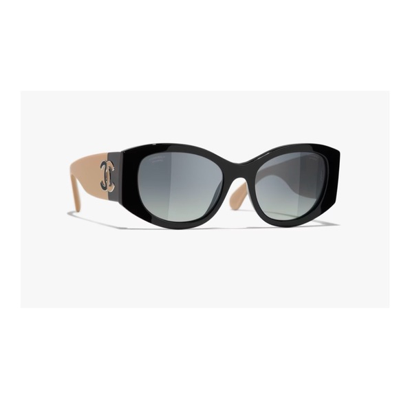 CHANEL OVAL SUNGLASSES in Black & Beige / New - Picture 1 of 4